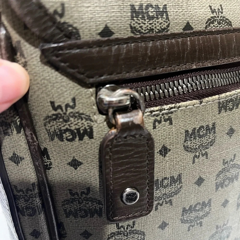 MCM MONOGRAM MESSENGER BAG - Picture 12 of 16
